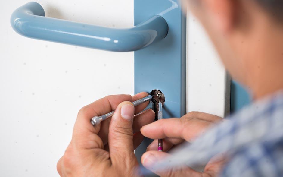 combien coute un dépannage serrurier Alfortville